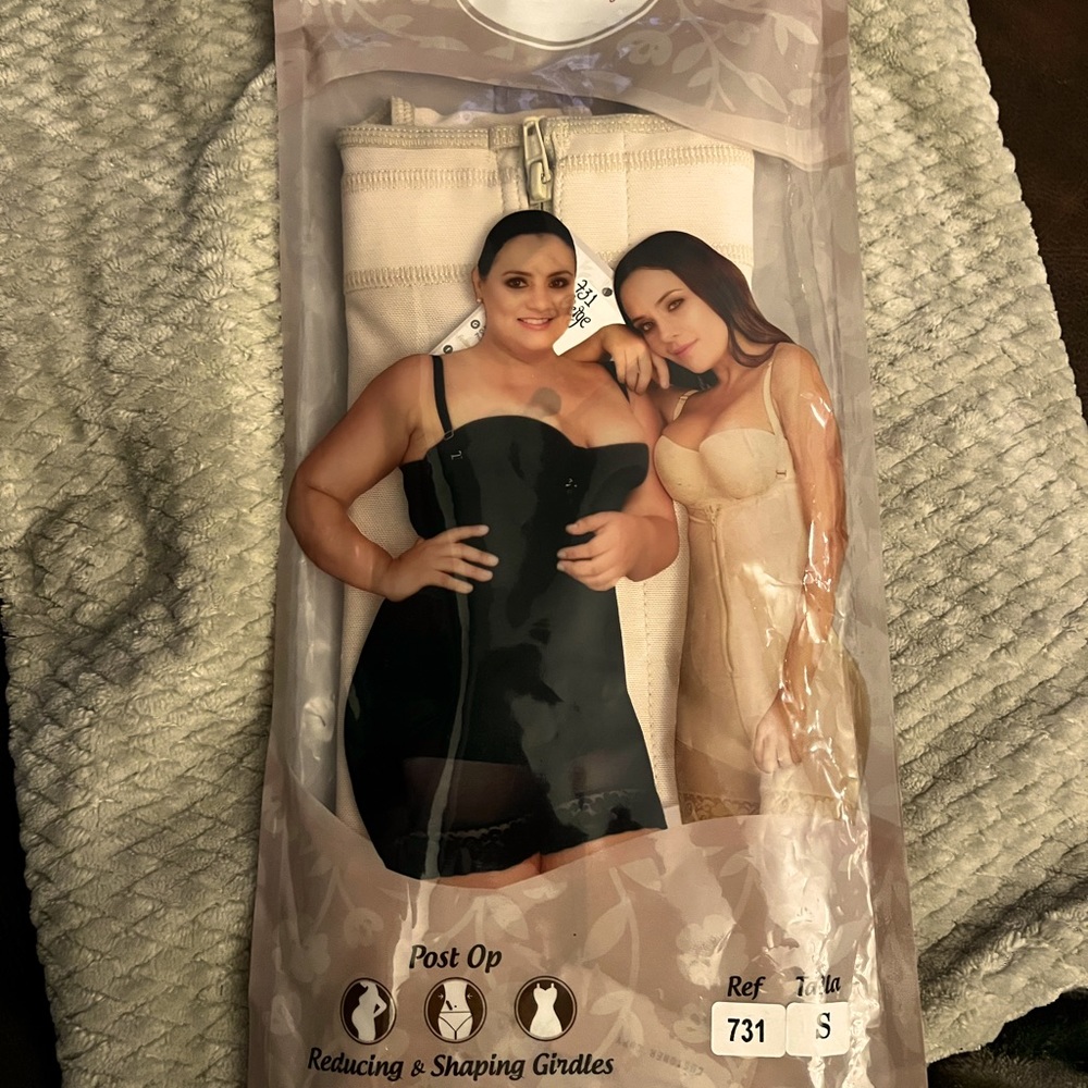 Waist trainer/ body shaper